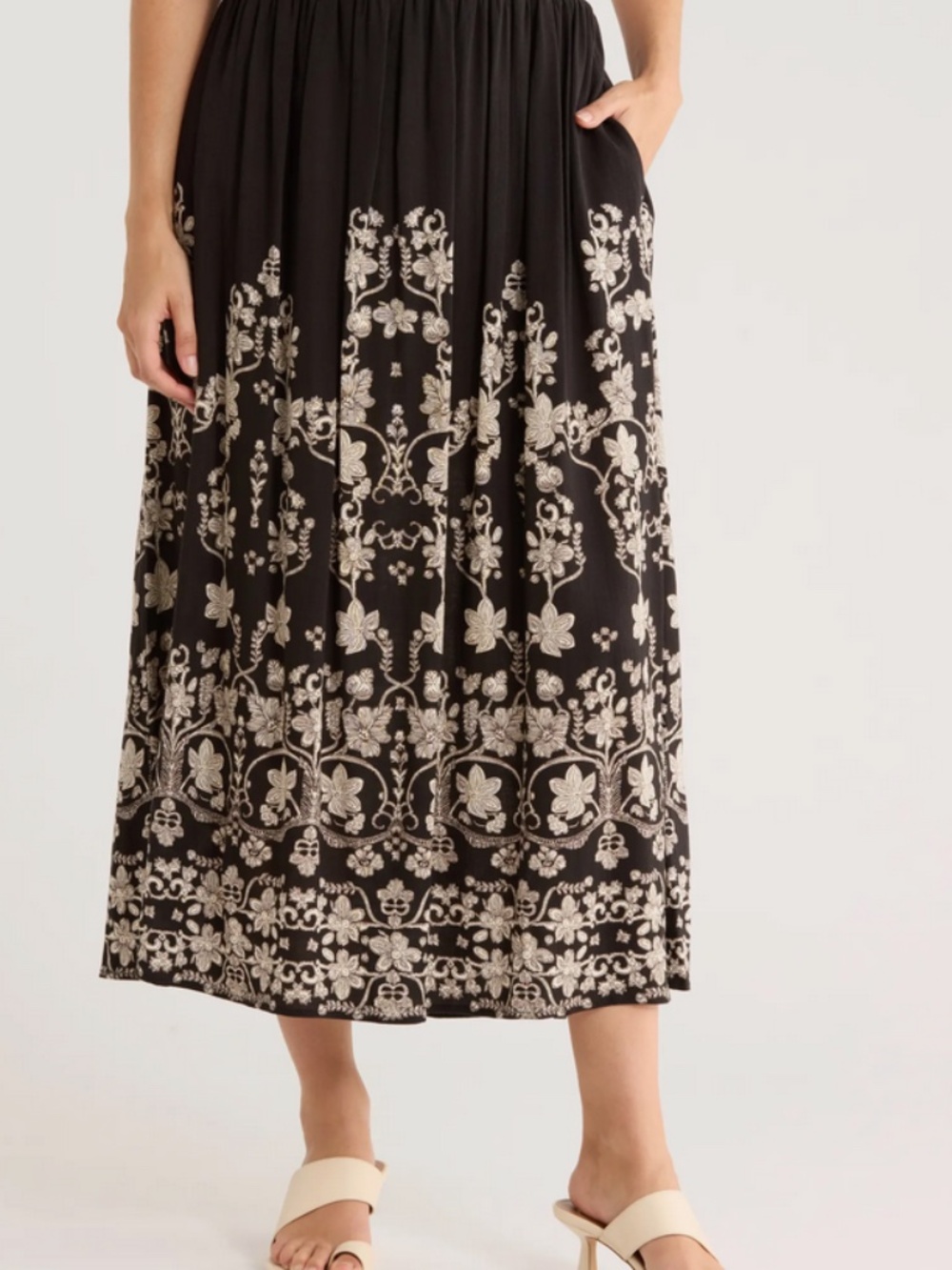 Max Studio Black Maxi Skirt w Cream Botanical Border w Pockets! Small, NWT